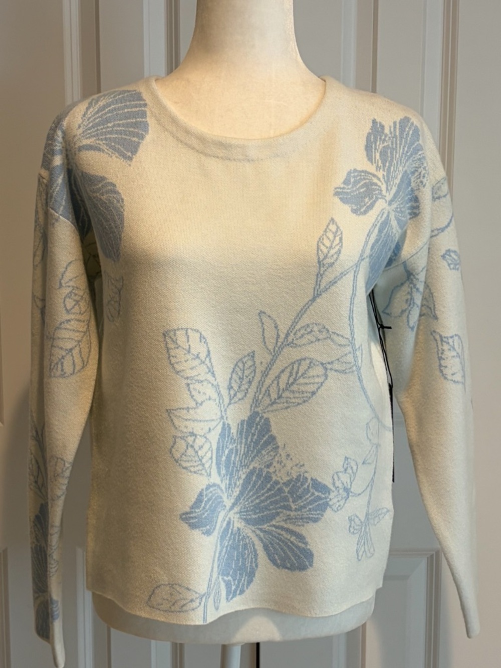 Tahari Cream Sweater with Light Blue Floral Size S